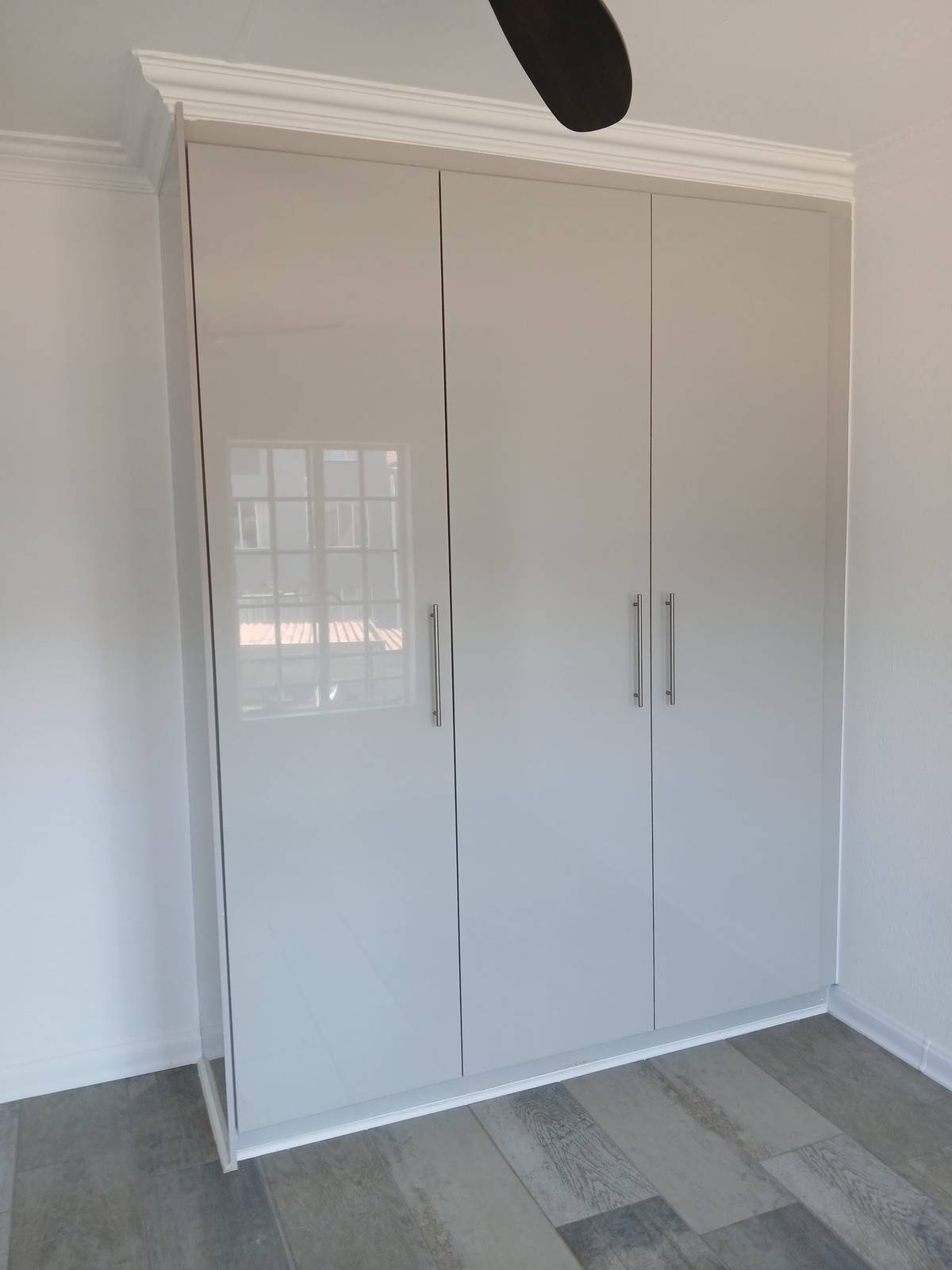 Glossy Wardrobe